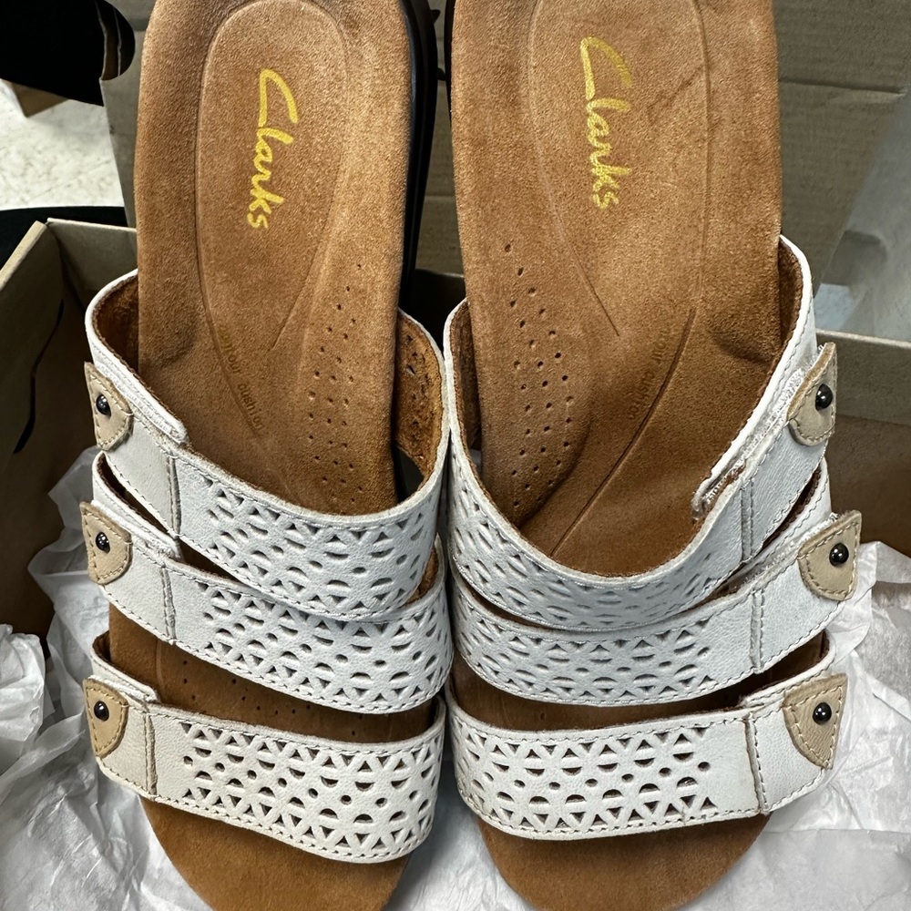 Clark Sandals - Picture 3 of 12